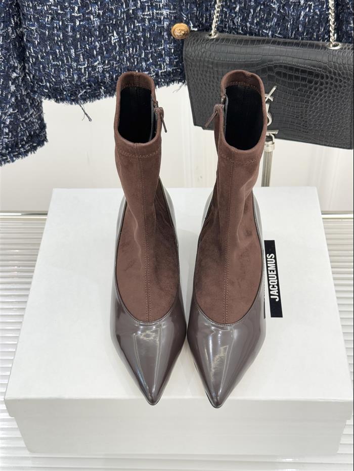 20251128174620703 370